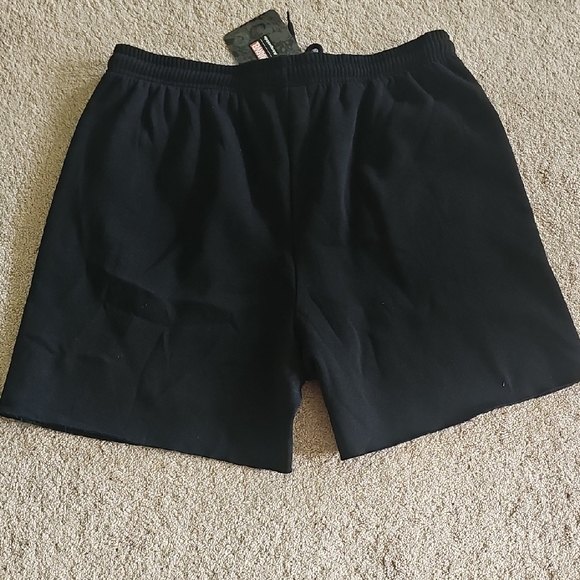 Aeropostale Black Spider-Man Graphic Men's Shorts - Picture 5 of 8